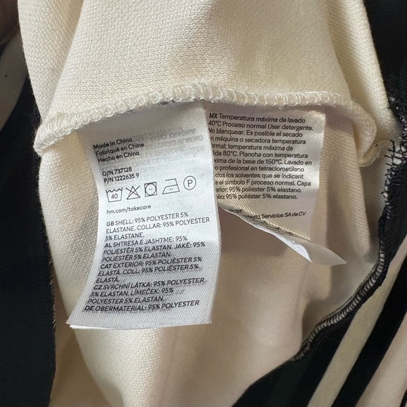 Divided size Large cream
Embroidered rugby shirt, “player” graphic, green stripe - Picture 6 of 8